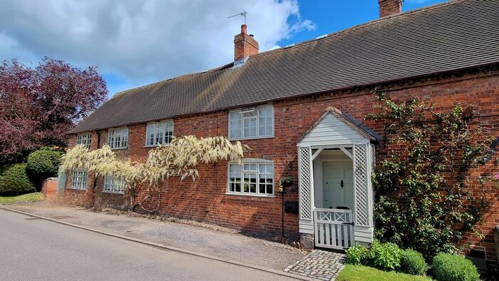 4 Bedroom Cottage For Sale In Village Farm, Ladbroke, CV47