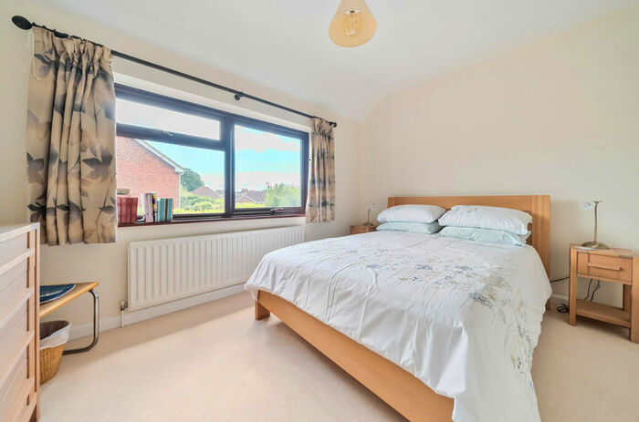 4 Bedroom Detached House For Sale In April Grove, Sarisbury Green, Hampshire, SO31