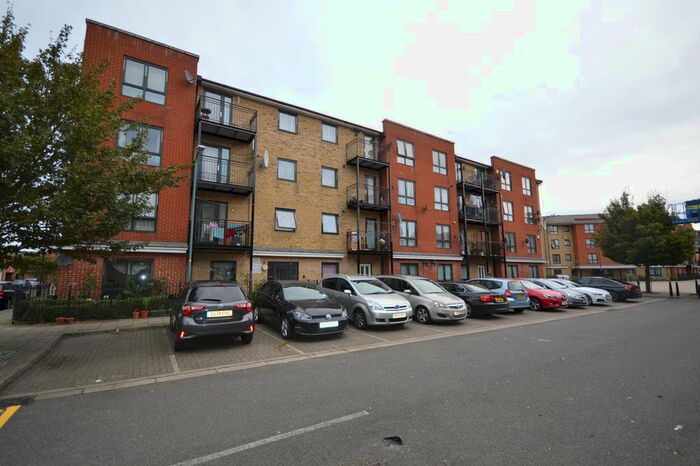 2 Bedroom Flat To Rent In Hirst Crescent, Wembley, HA9