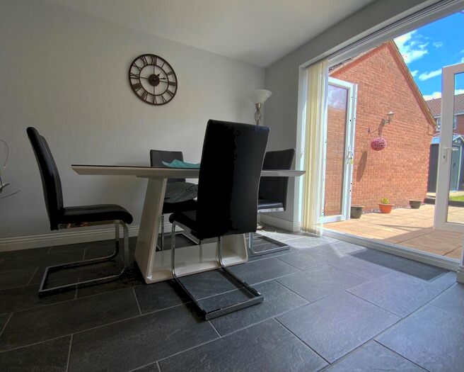 3 Bedroom Detached House For Sale In Woodcock Close, Birmingham, B31