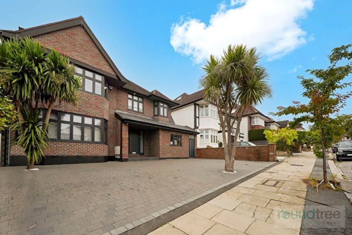 6 Bedroom Detached House For Sale In Downage, Hendon, NW4