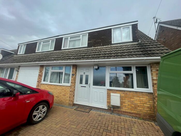 3 Bedroom House To Rent In Grasscroft, Northampton, NN2