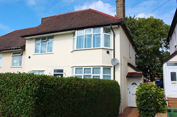 2 Bedroom Maisonette To Rent In Claybury Road, Woodford Green, IG8