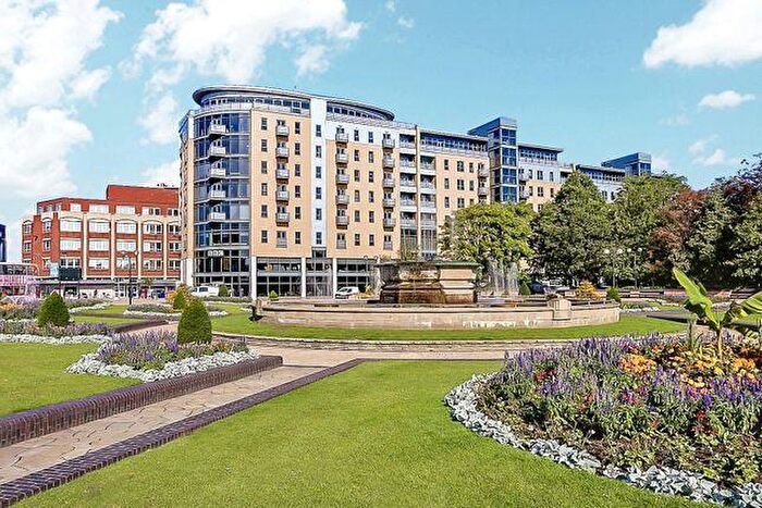 1 Bedroom Apartment For Sale In Queens Dock Avenue, Hull, HU1