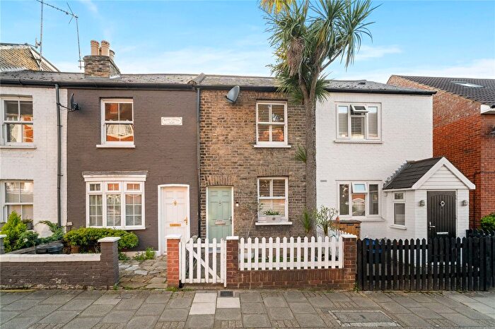 2 Bedroom Terraced House For Sale In Derby Road, London, SW14