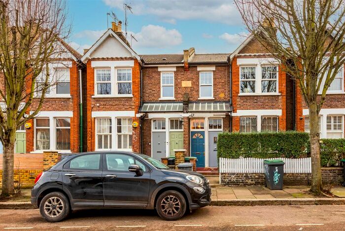 2 Bedroom Flat To Rent In Vartry Road, London, N15