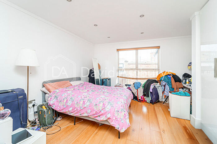 1 Bedroom Flat To Rent In Holloway Road, Highbury, London, N7