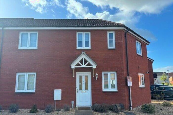 3 Bedroom End Of Terrace House To Rent In Savannah Drive, Bridgwater, TA6
