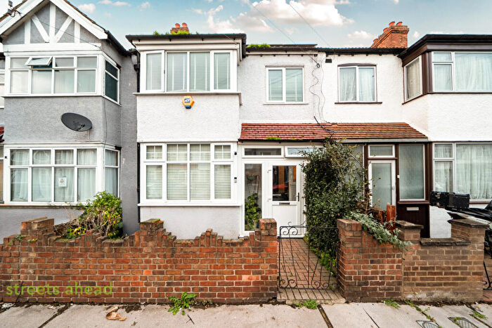 3 Bedroom Terraced House For Sale In Cecil Road, Croydon, CR0