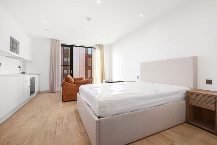 Studio To Rent In Selborne Road, London, E17