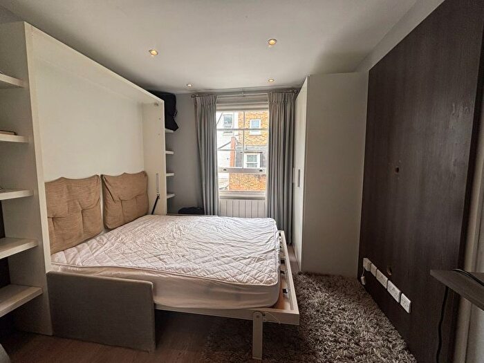 1 Bedroom Flat To Rent In Waldemar Avenue, London, SW6