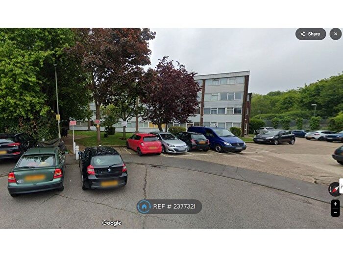 2 Bedroom Flat To Rent In Long Green, Chigwell, IG7