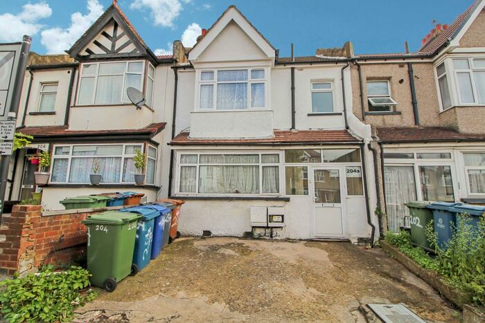 1 Bedroom Maisonette To Rent In High Road, Harrow Weald, Harrow, HA3
