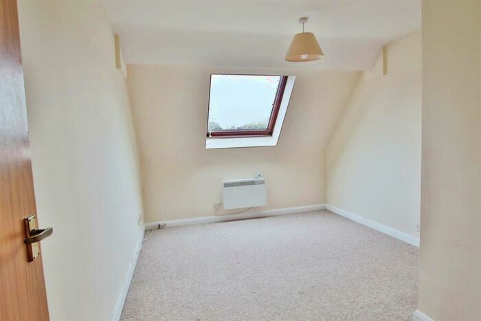 1 Bedroom Maisonette To Rent In Hamble Lane, Hamble, SO31