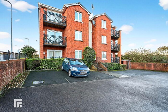 1 Bedroom Flat For Sale In De Clare Drive, Radyr, CF15