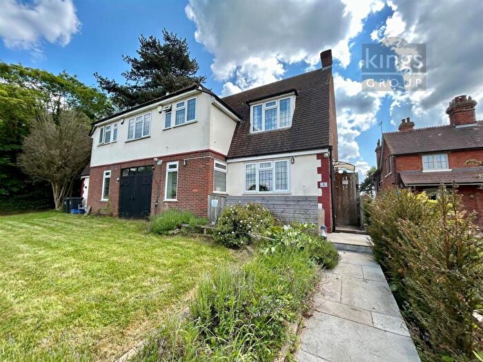 3 Bedroom Semi-Detached House For Sale In Horseshoe Hill, Waltham Abbey, EN9