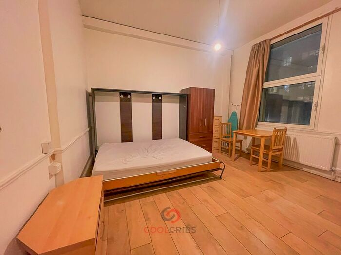 Studio To Rent In Holloway Road, London, N7