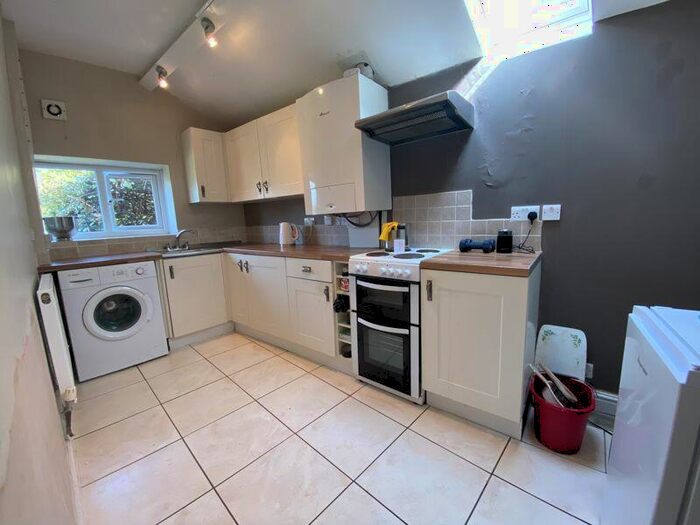 2 Bedroom Bungalow For Sale In Main Street, Lincoln, LN4