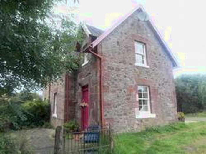 2 Bedroom Semi-Detached House To Rent In East Finlaystone Cottage Old Greenock Road, PA14