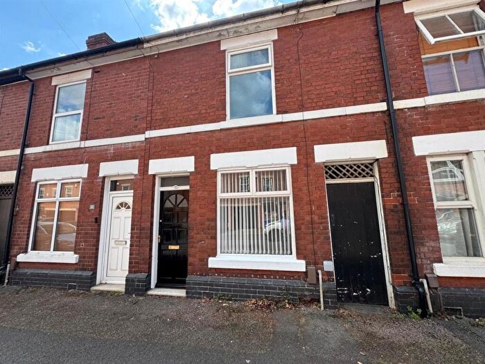 3 Bedroom Terraced House For Sale In Roman Road, Derby, DE1