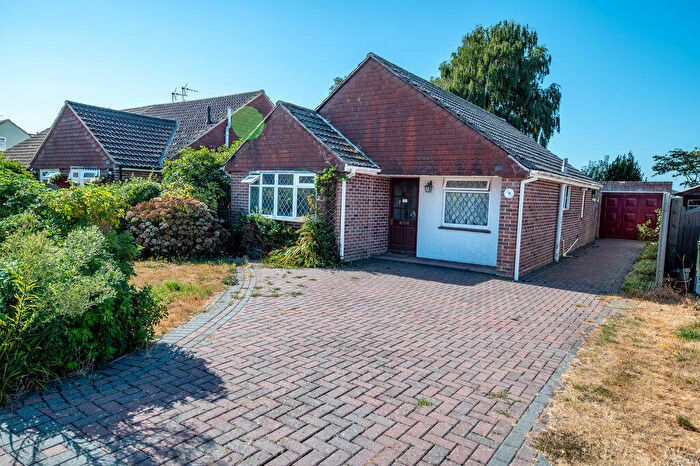3 Bedroom Detached Bungalow For Sale In Haslar Crescent, Waterlooville, PO7