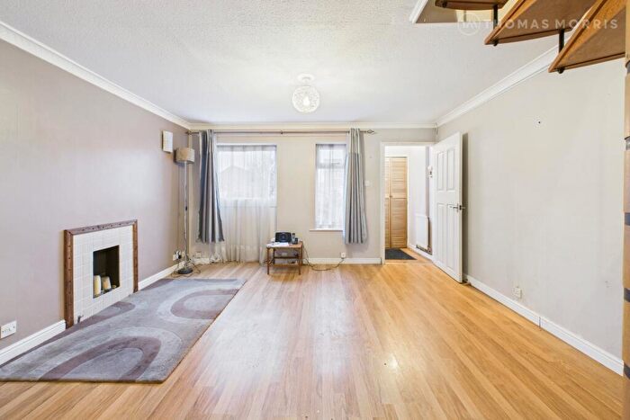 3 Bedroom Terraced House For Sale In Osprey Road, Biggleswade, Bedfordshire, SG18 - Photo 4