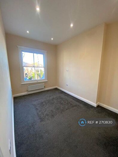 3 Bedroom End Of Terrace House To Rent In Eastern Road, Romford, RM1