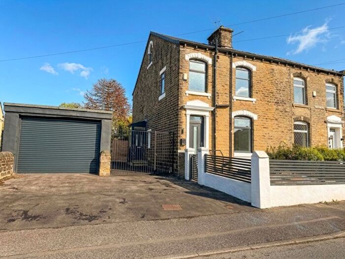 4 Bedroom Semi Detached House For Sale In Cliffe End Road, Huddersfield, HD3