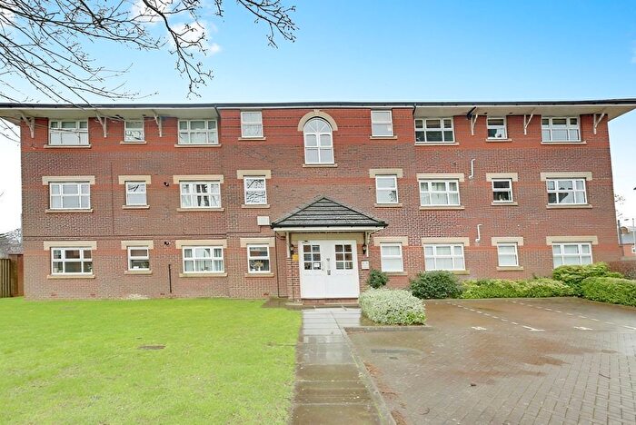 2 Bedroom Flat To Rent In Burns Close, Billericay, CM11