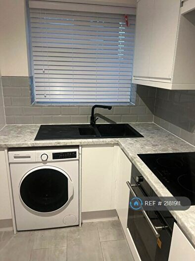 3 Bedroom Flat To Rent In London, London, SE13