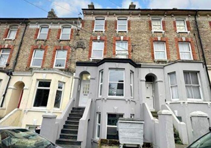 7 Bedroom Terraced House For Sale In Templar Street, Dover, Kent, CT17