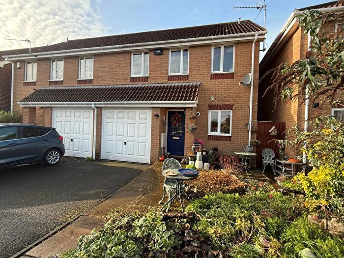 3 Bedroom Semi Detached House For Sale In French Close, Nailsea, North Somerset, BS48