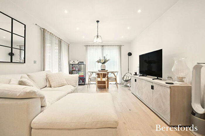1 Bedroom Apartment To Rent In Ongar Road, CM15