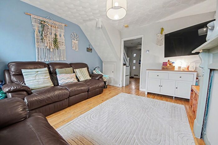 2 Bedroom Terraced House For Sale In South East Road, Sholing, SO19
