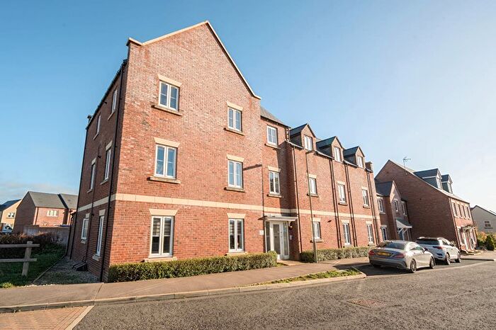 2 Bedroom Flat For Sale In Banbury, Oxfordshire, OX15