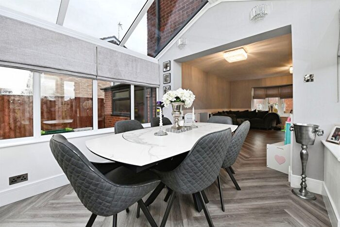 3 Bedroom Detached House For Sale In Brooklyn Drive, Rayleigh, SS6