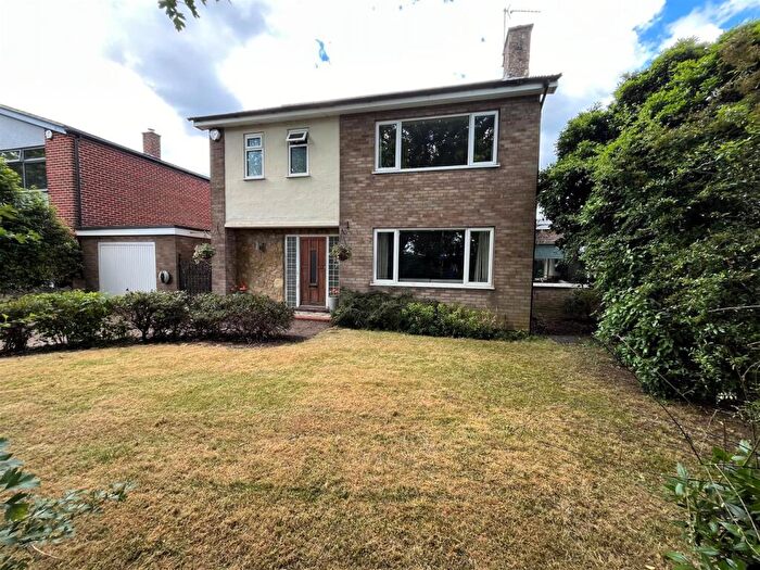 3 Bedroom Detached House To Rent In Polhill Avenue, Bedford, MK41