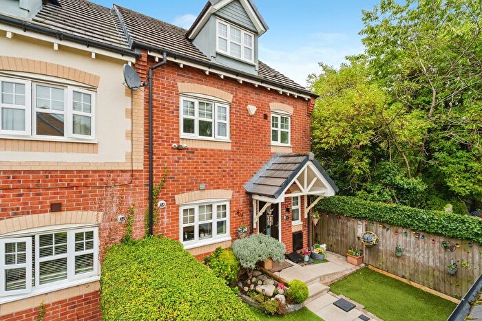 4 Bedroom Town House For Sale In Blakemore Park, Atherton, Manchester, Greater Manchester, M46