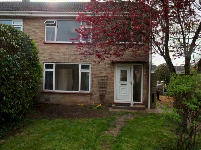 3 Bedroom Semi-Detached House To Rent In Fordingbridge Hampshire, SP6