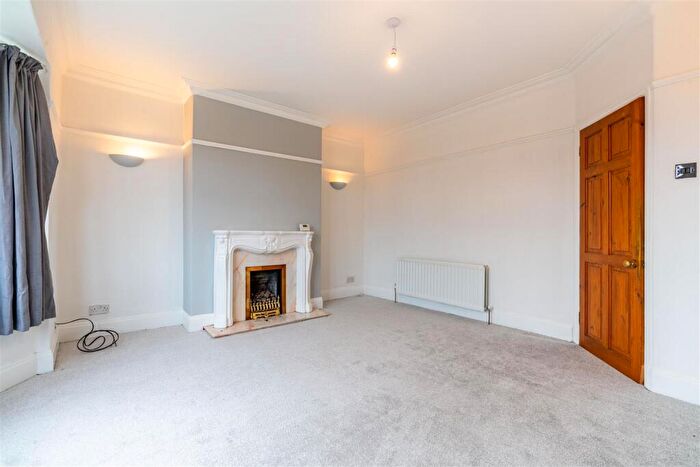 2 Bedroom Flat To Rent In Ferndene Grove, High Heaton, NE7