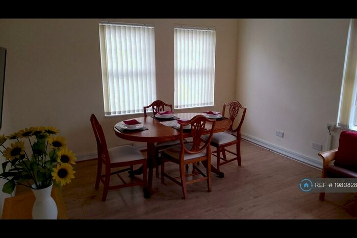 3 Bedroom Bungalow To Rent In Watts Avenue, Rochester, ME1