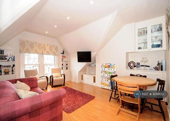 2 Bedroom Flat To Rent In Muswell Avenue, London, N10
