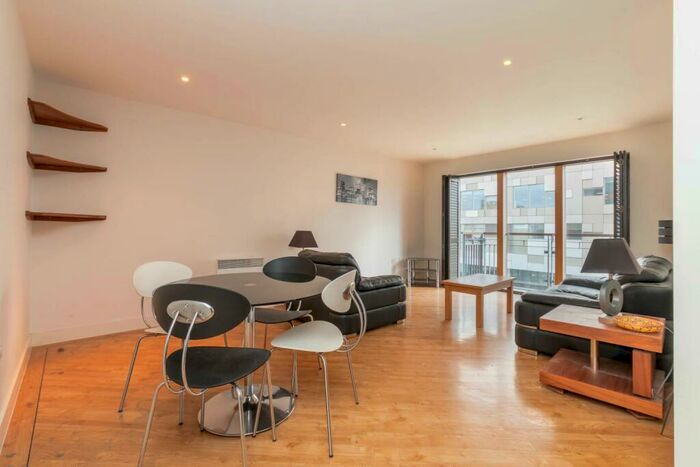 2 Bedroom Apartment To Rent In Canal Wharf, Waterfront Walk, B1