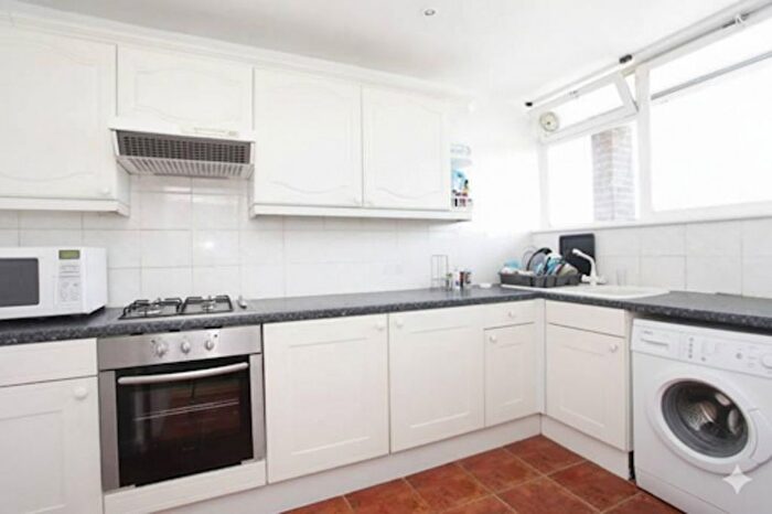 5 Bedroom Flat To Rent In Carlton Vale, London, NW6