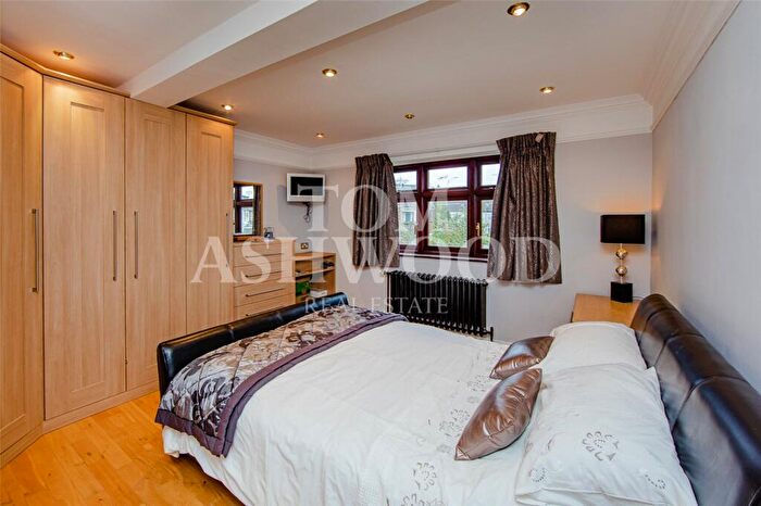 5 Bedroom End Of Terrace House For Sale In Westrow Drive, Leftley Estate, Barking, IG11