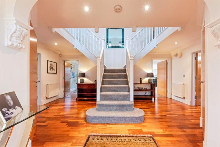 5 Bedroom Detached House For Sale In Kings Gardens, Gonerby Hill Foot, Grantham, NG31