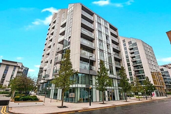 2 Bedroom Flat To Rent In Eastfields Avenue, Thamesfield, Wandsworth, London, SW18