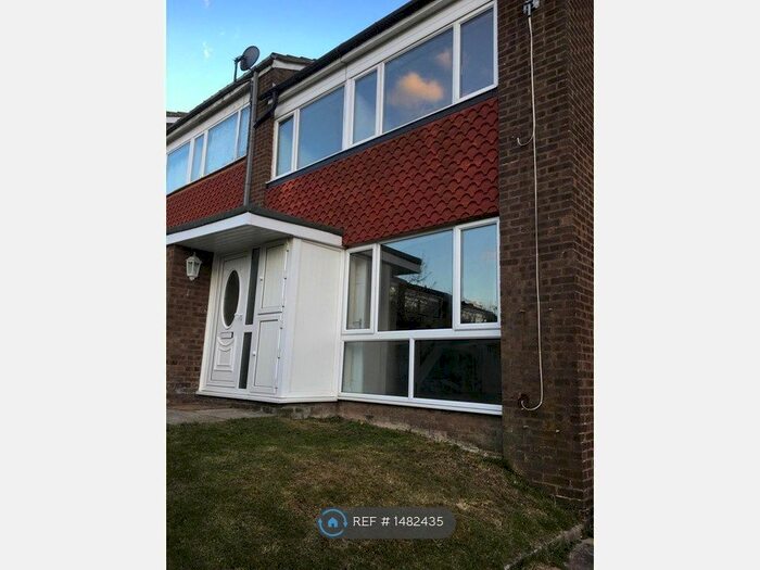 3 Bedroom Terraced House To Rent In Markfield, Croydon, CR0