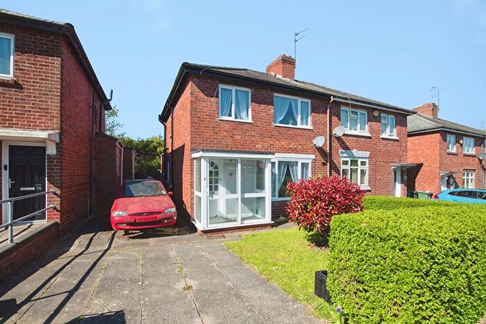 3 Bedroom Semi-Detached House For Sale In Brookfields Road, Oldbury, B68
