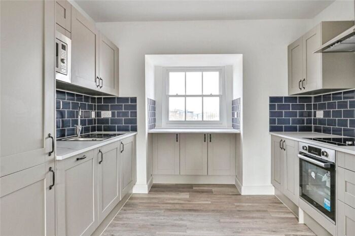 1 Bedroom Flat For Sale In High Street, Poole, Dorset, BH15